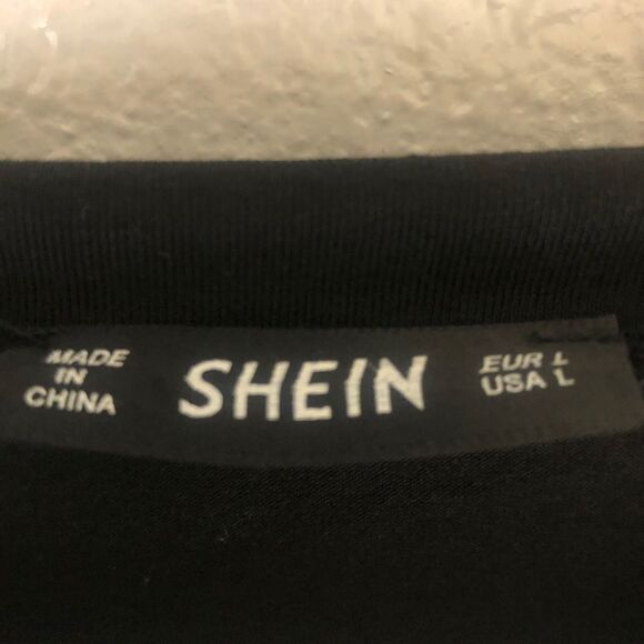Shein Short Sleeve Print Figure Graphic Tee L - Picture 3 of 5